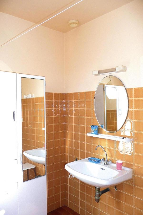 Apartment, マティニョン エクステリア 写真